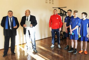 На спортивной стороне жизни: Лунненская средняя школа получила в подарок от ГрГУ новые тренажёры