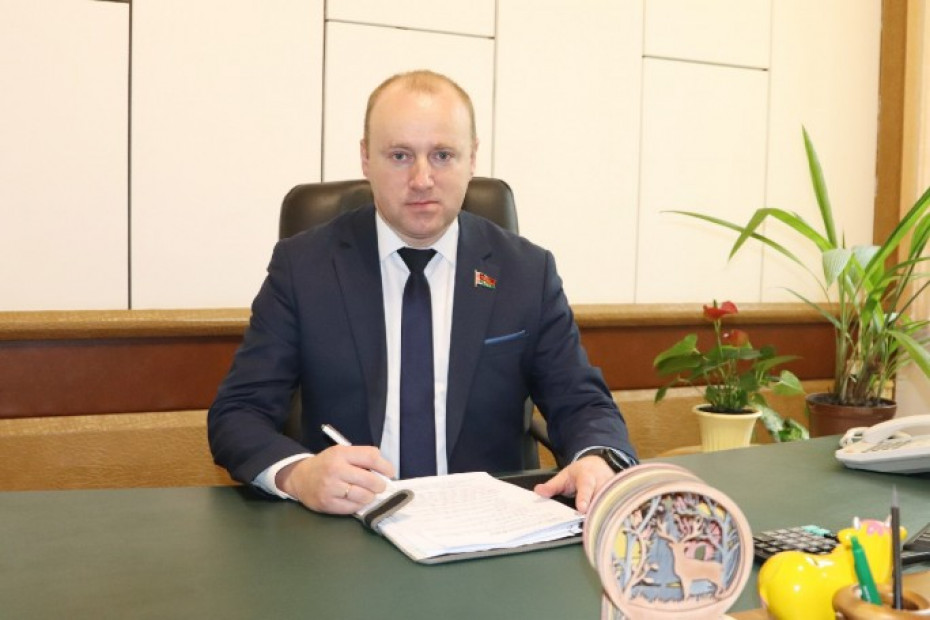 Приём населения в Мостовском райисполкоме провёл депутат Палаты представителей Национального собрания Республики Беларусь Павел Михалюк