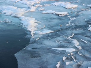 Тонкий лёд – опасность для жизни. Советы от спасателей Мостовского РОЧС