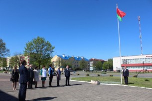 На Мостовщине отметили День Государственного герба и Государственного флага