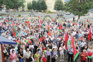 За мир и процветающую Беларусь, за Президента Лукашенко! В Мостах прошёл митинг «Наша сила – в единстве народа»