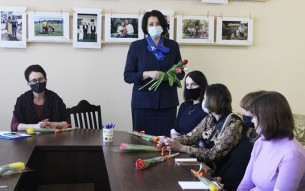 Месяц март, число восьмое. В социальной гостиной прошла встреча руководства районной организации Белорусского союза женщин с женщинами района