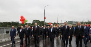 Президент открыл в Гродно новый мост через реку Неман