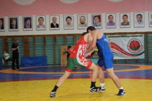 В Гродно прошел открытый турнир по греко-римской борьбе