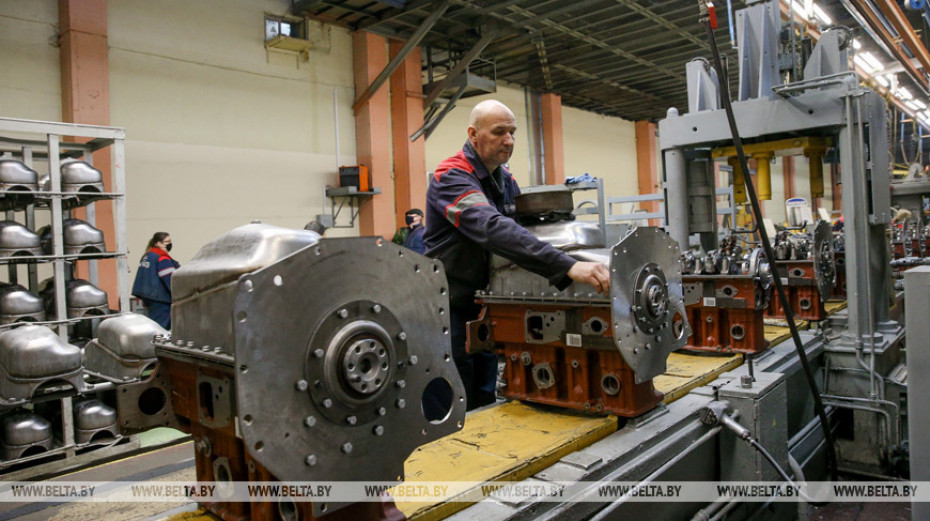 Лукашенко: Минский моторный завод адаптировался к непростым мировым экономическим условиям