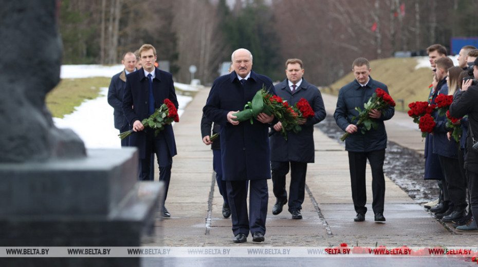 Лукашенко: трагедия Хатыни навечно выбита в камне и в сердце белорусского народа